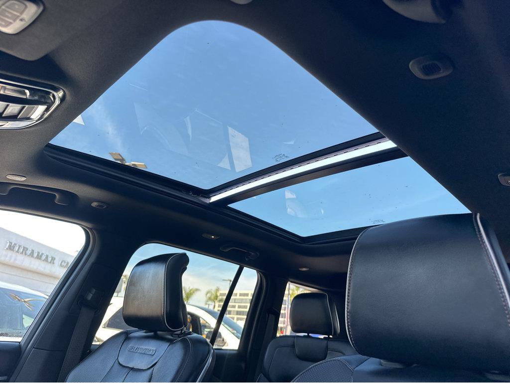 Used 2022 Jeep Grand Cherokee Summit w/ Advanced Protech Group IV AWD/4WD image 7
