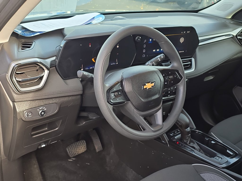 Certified 2025 Chevrolet TrailBlazer LT w/ Driver Confidence Package image 14