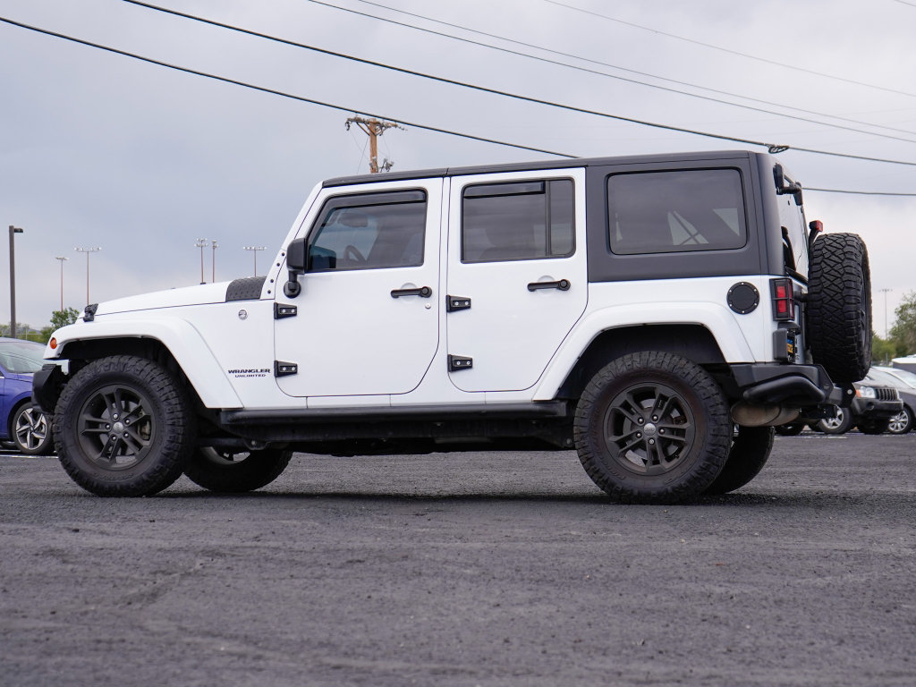 Used 2017 Jeep Wrangler Unlimited Sahara AWD/4WD image 4