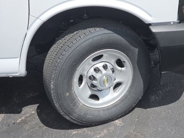 New 2026 Chevrolet Express 2500 w/ Driver Convenience Package RWD image 18
