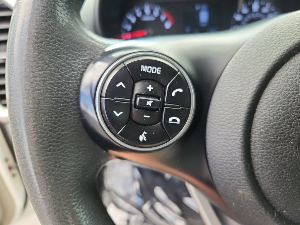 Used 2022 Kia Soul LX FWD image 19