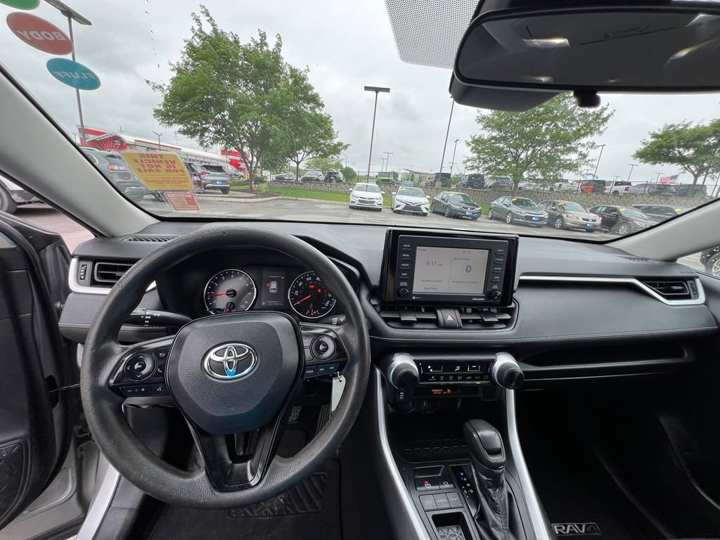 Used 2020 Toyota RAV4 LE FWD image 35