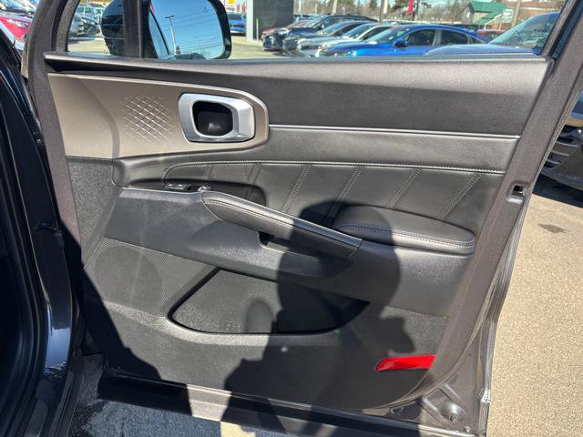 Certified 2022 Kia Sorento SX w/ Panoramic Sunroof Package image 17