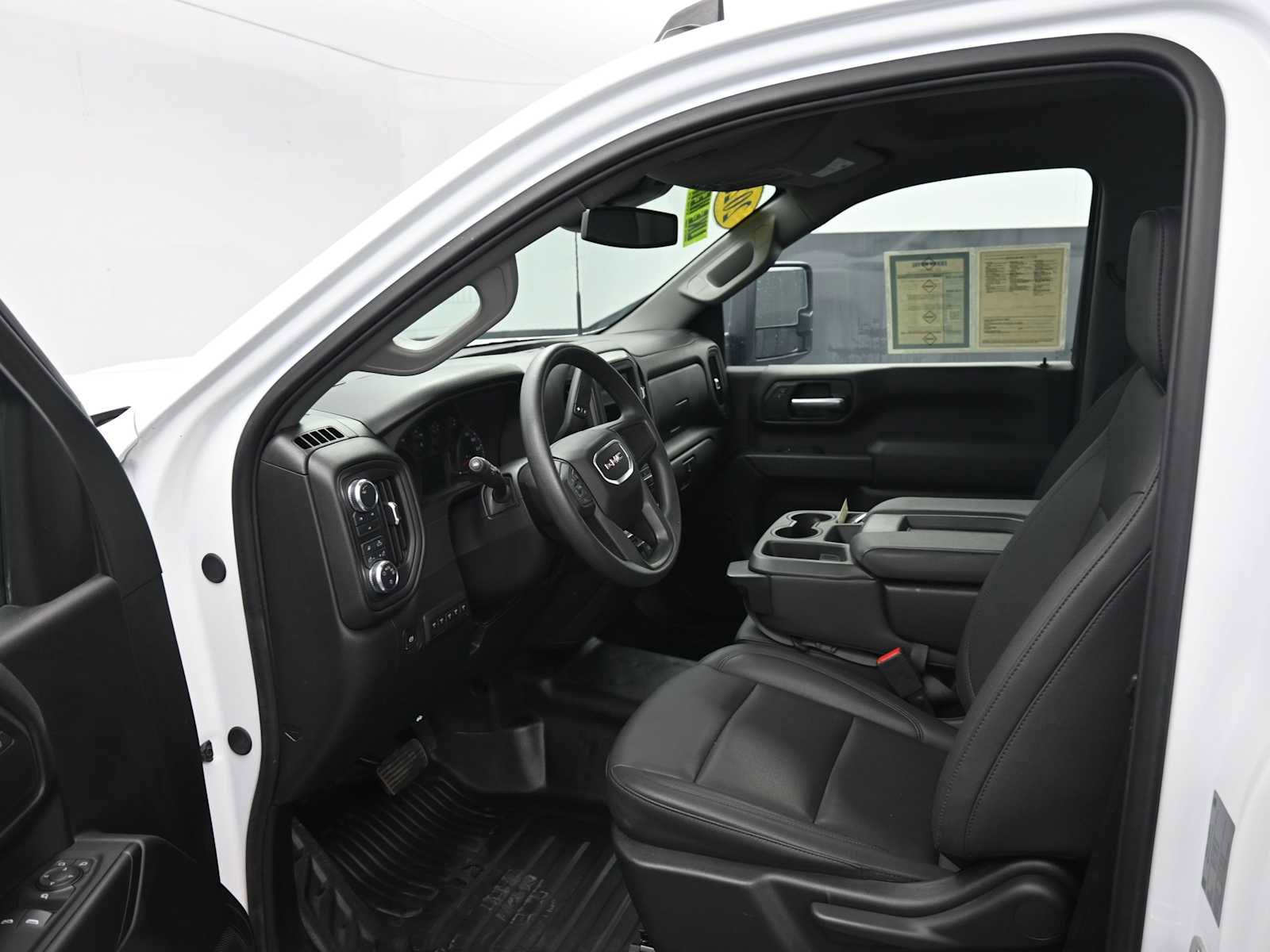 Used 2025 GMC Sierra 2500 Pro w/ Convenience Package image 25