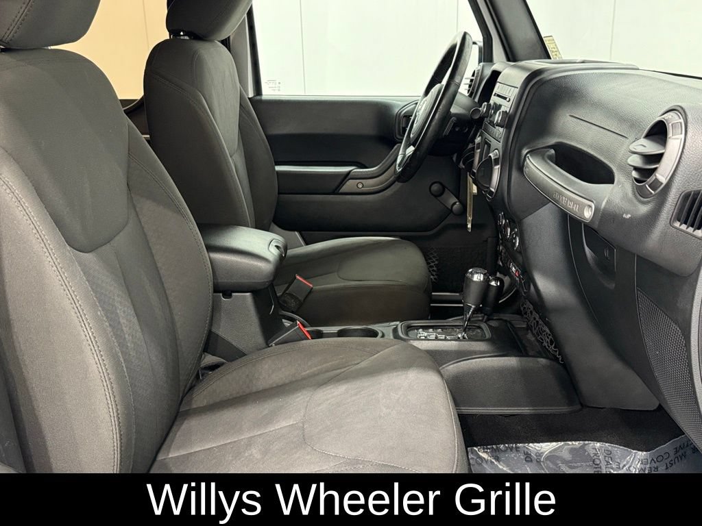 Used 2018 Jeep Wrangler Sport AWD/4WD image 13