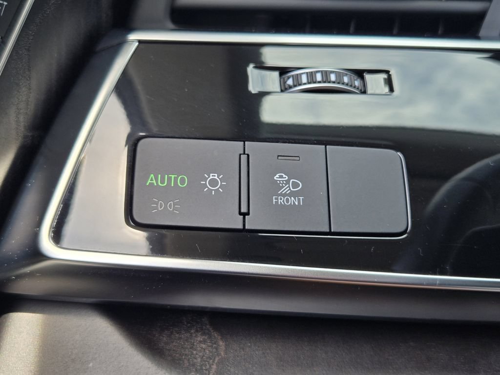 Certified 2023 Audi Q8 Premium Plus AWD/4WD image 28