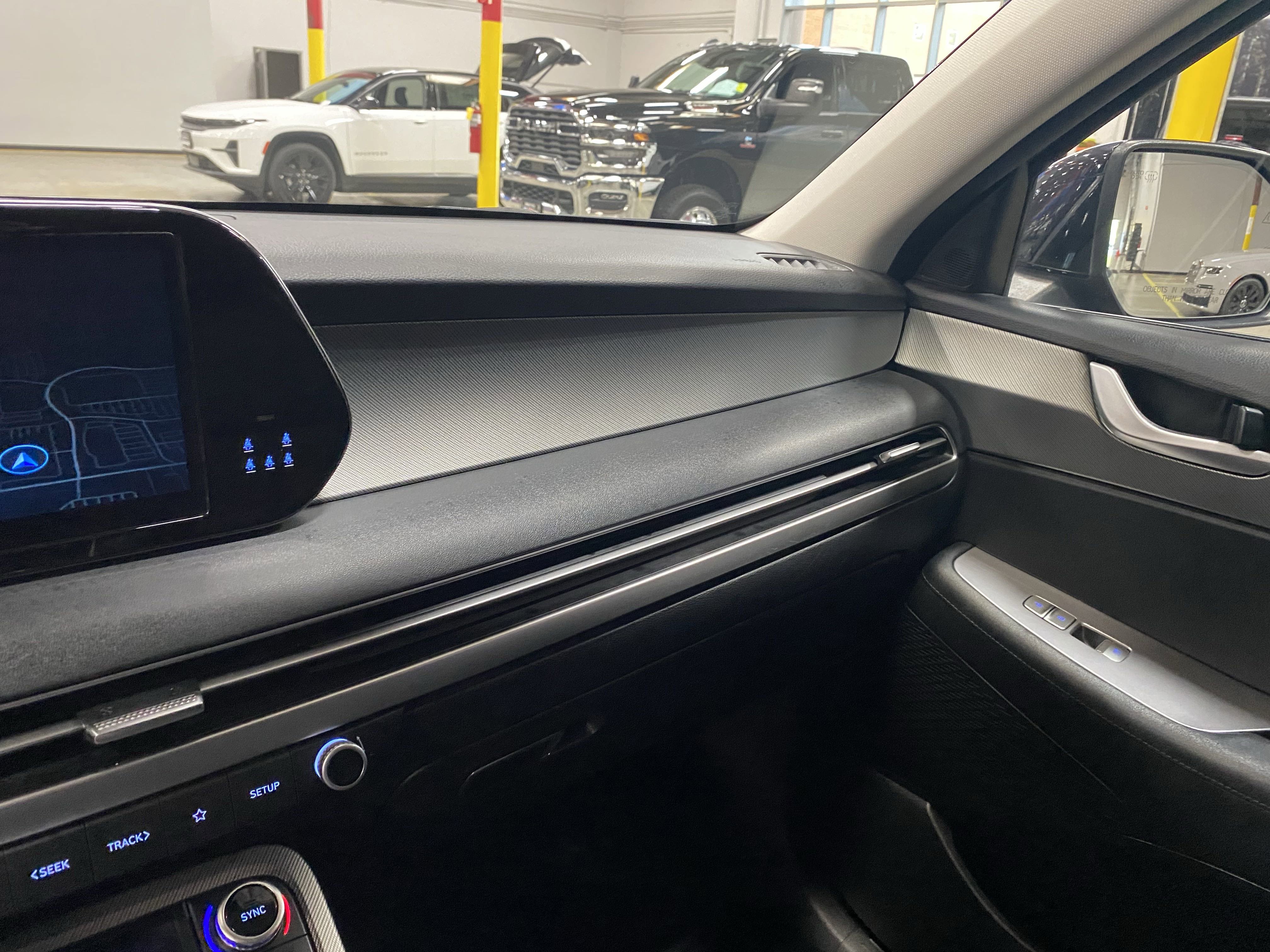 Used 2024 Hyundai Palisade SEL image 23