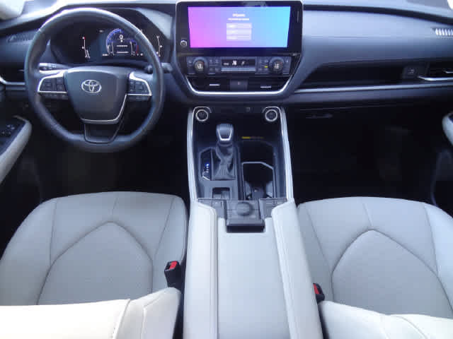 Certified 2024 Toyota Grand Highlander AWD image 14