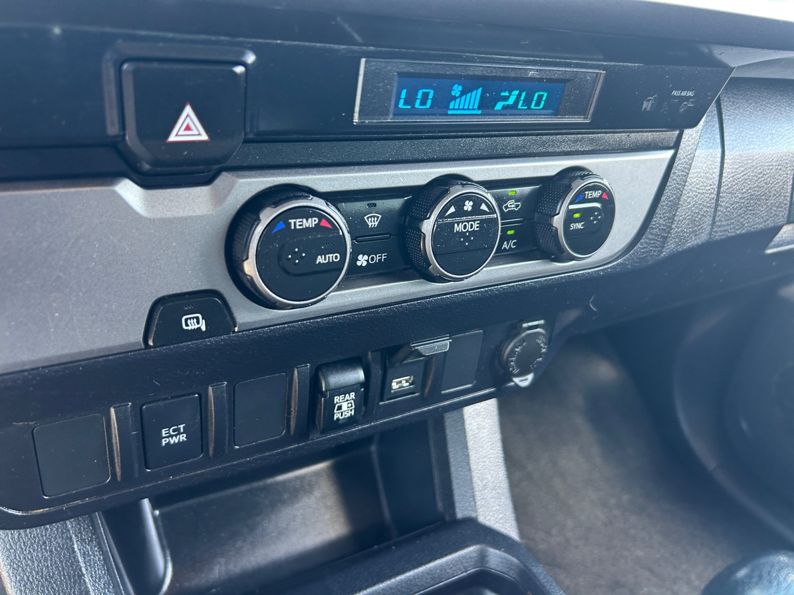 Used 2022 Toyota Tacoma SR5 RWD image 12