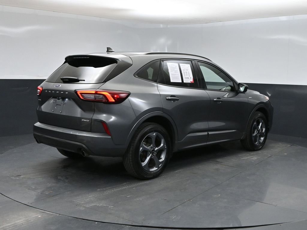 Used 2023 Ford Escape ST-Line image 3