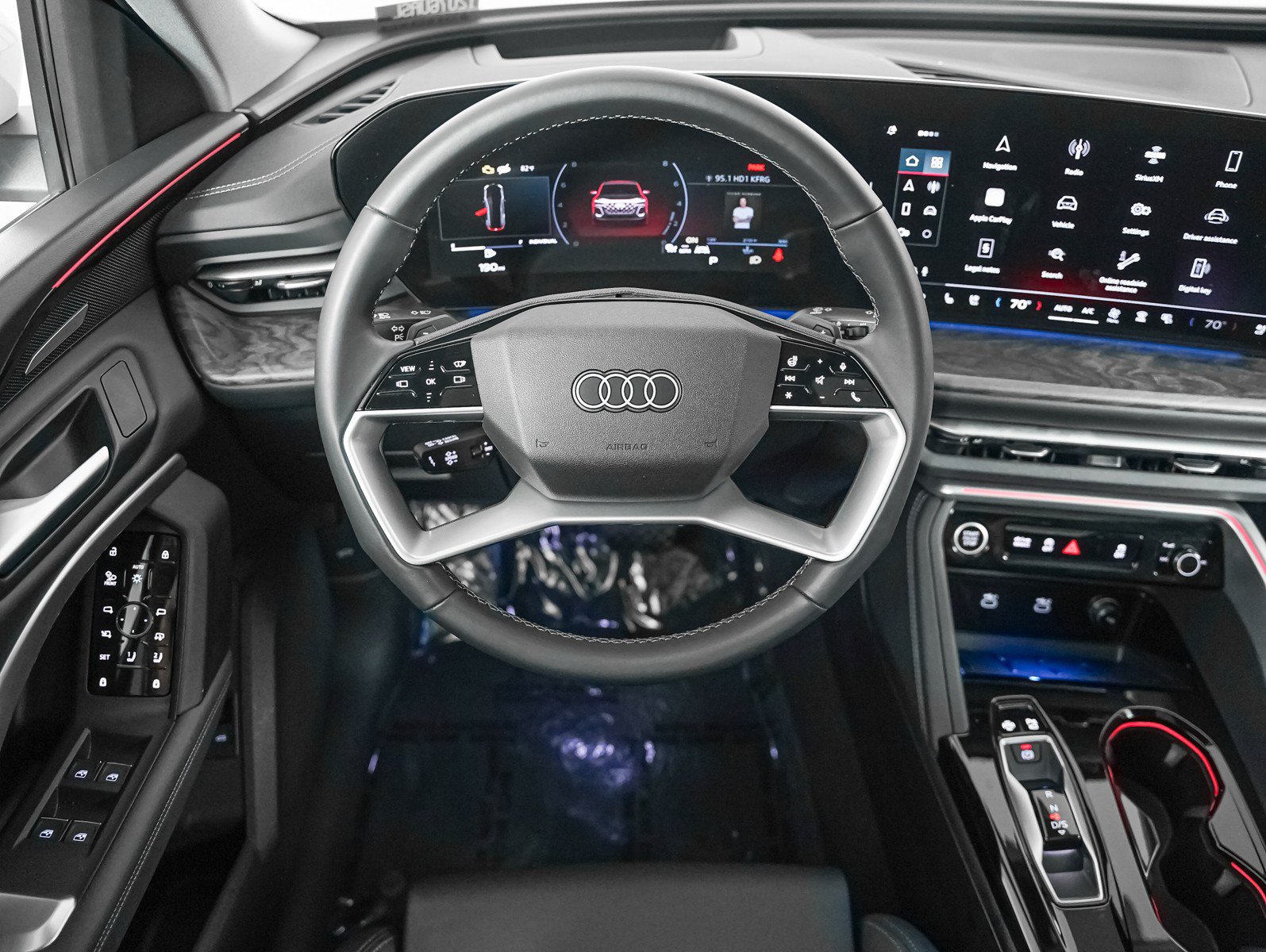Used 2025 Audi Q5 Premium Plus w/ Premium Plus AWD/4WD image 14