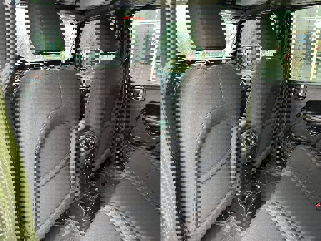 Used 2023 Jeep Gladiator Willys image 16