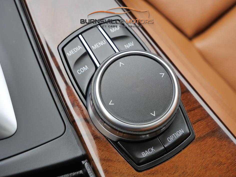 Used 2018 BMW 330i xDrive Sedan w/ Premium Package image 27