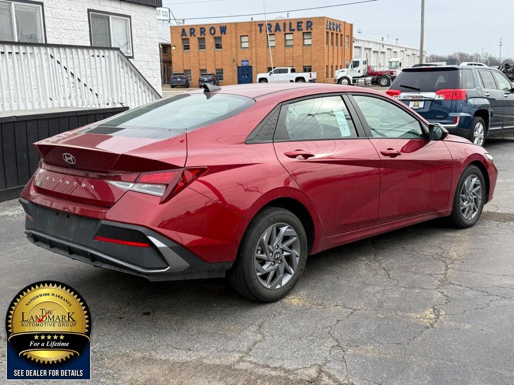 Used 2024 Hyundai Elantra SEL image 5