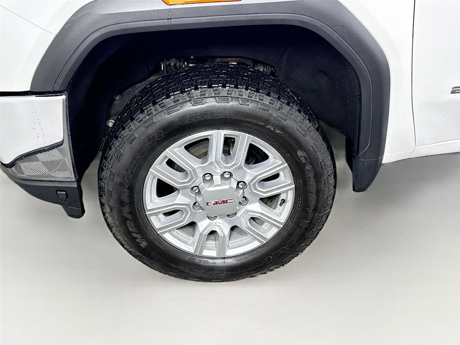 Used 2022 GMC Sierra 2500 SLT w/ SLT Convenience Package image 23