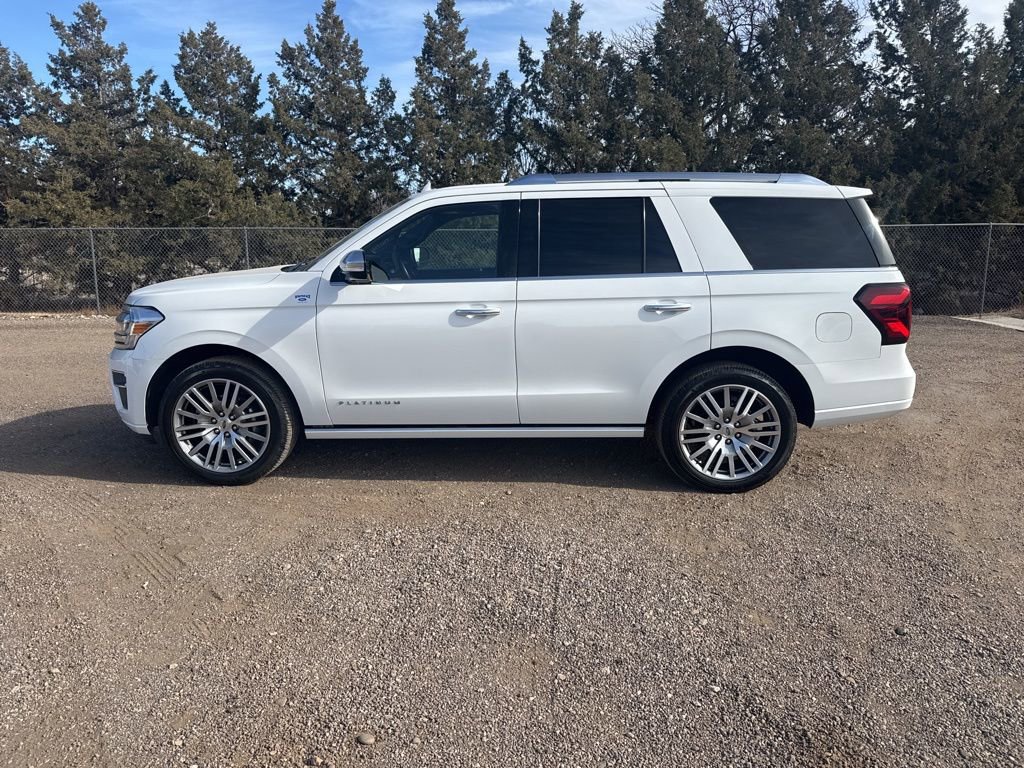 Used 2023 Ford Expedition Platinum image 3