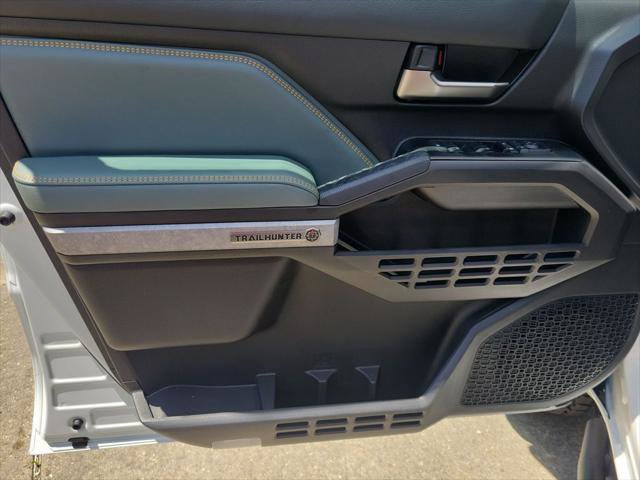 Certified 2025 Toyota Tacoma Trailhunter AWD/4WD image 12