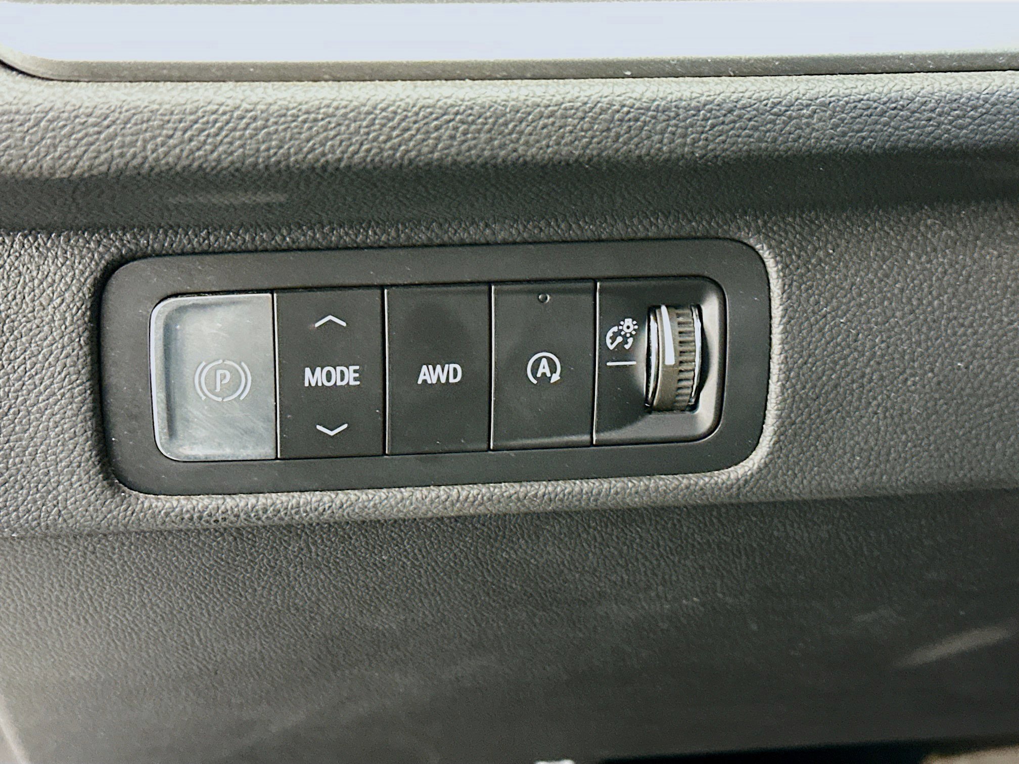 Used 2025 Chevrolet Traverse LT image 17