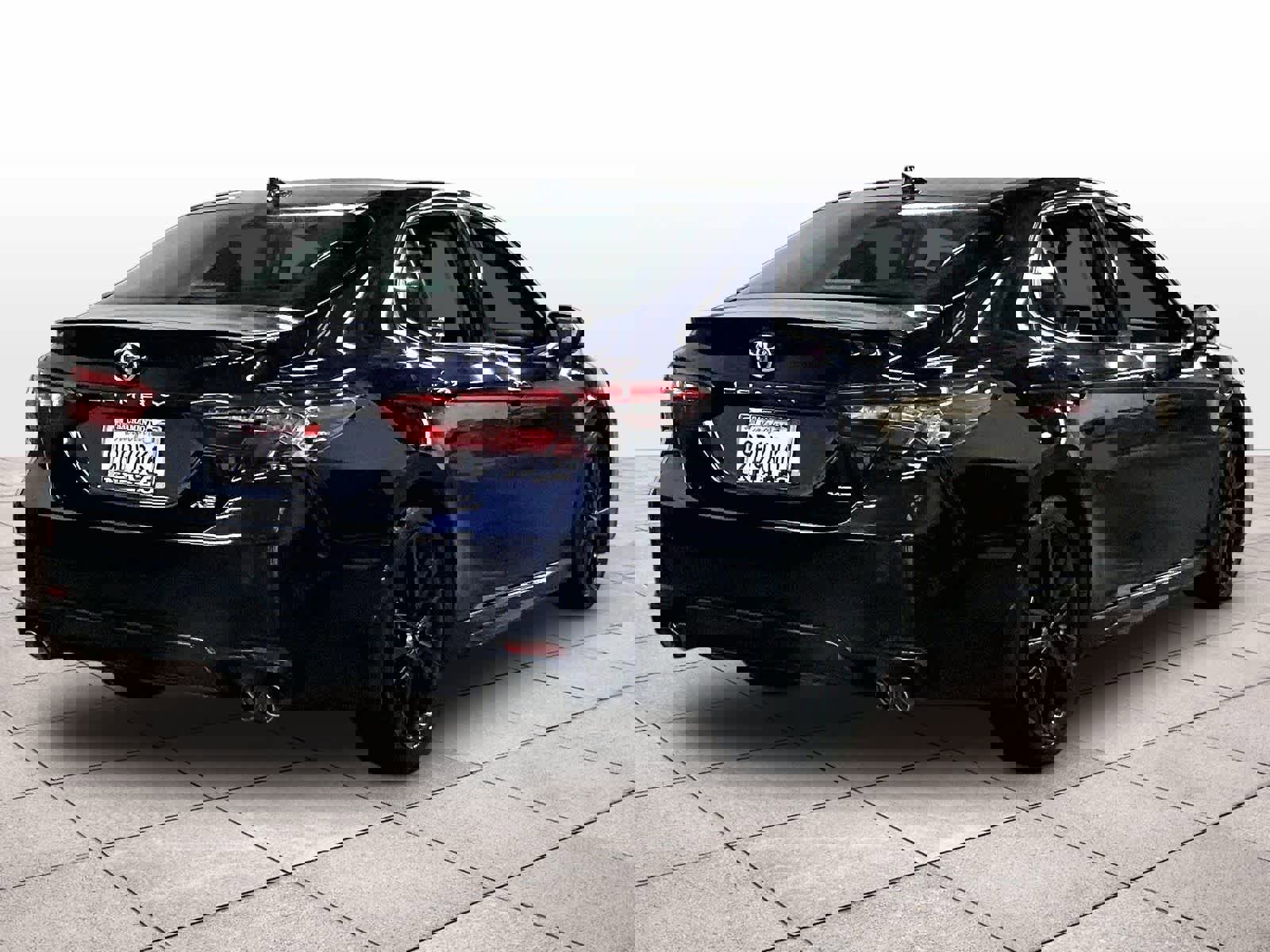 Used 2022 Toyota Camry XSE FWD image 14