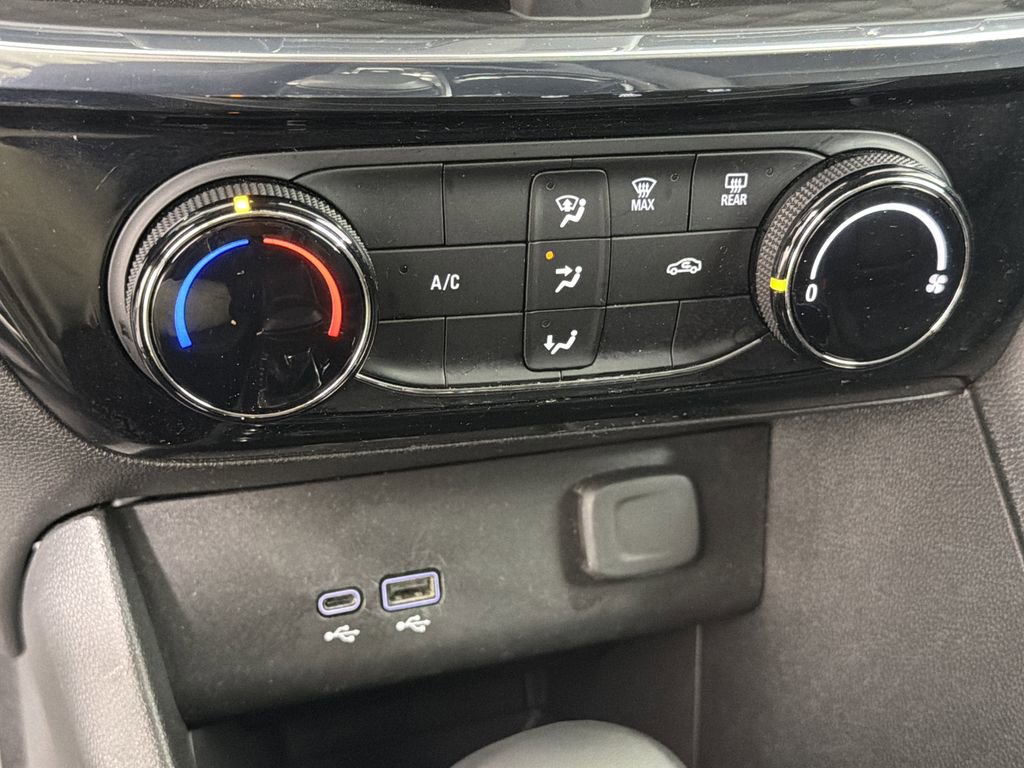 Used 2024 Buick Encore GX Sport Touring image 28