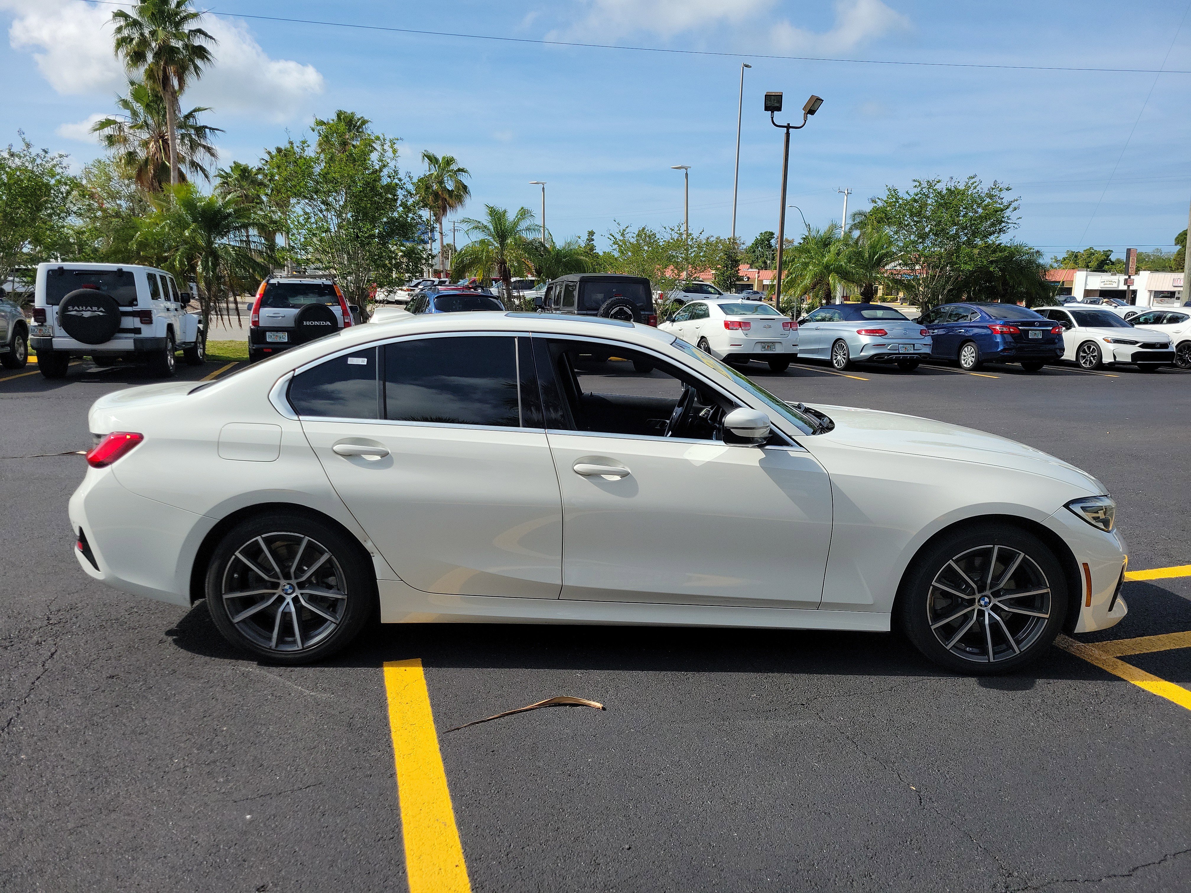 Used 2020 BMW 330i Sedan w/ Driving Assistance Package image 5