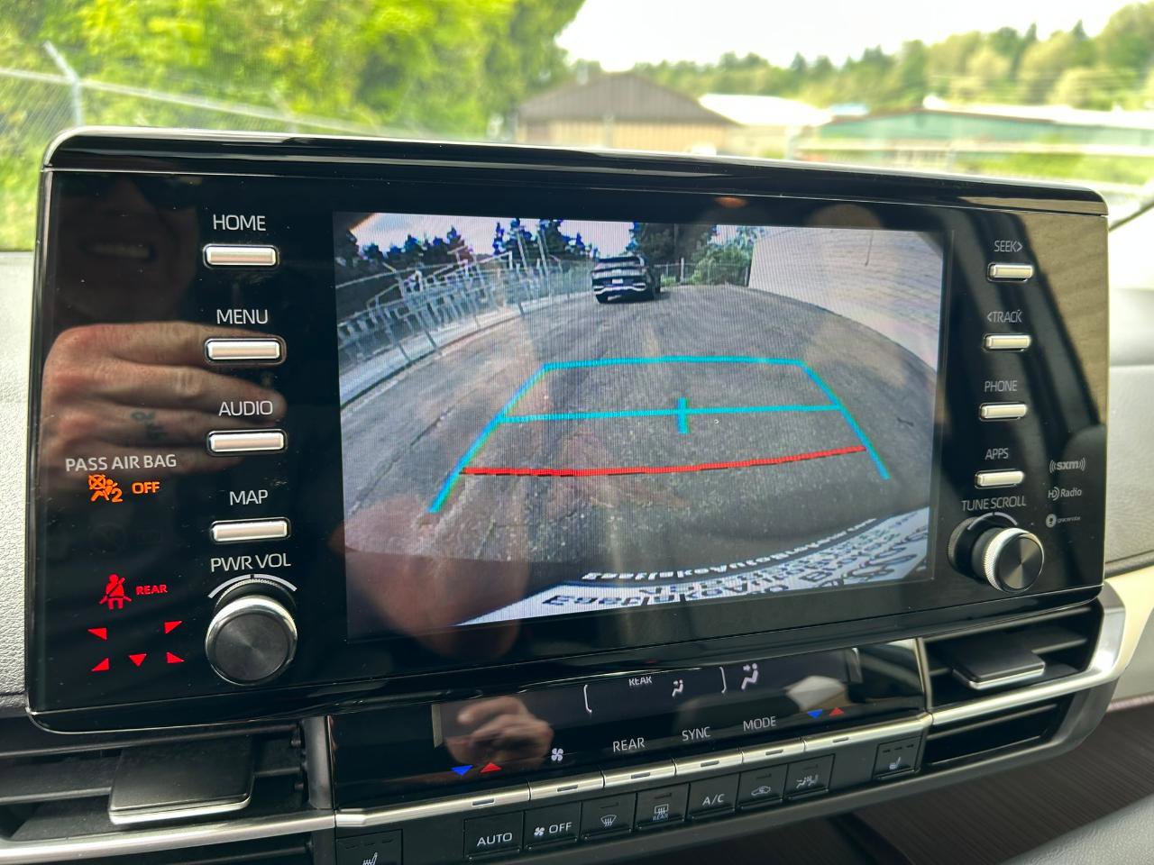 Used 2021 Toyota Sienna XLE image 21