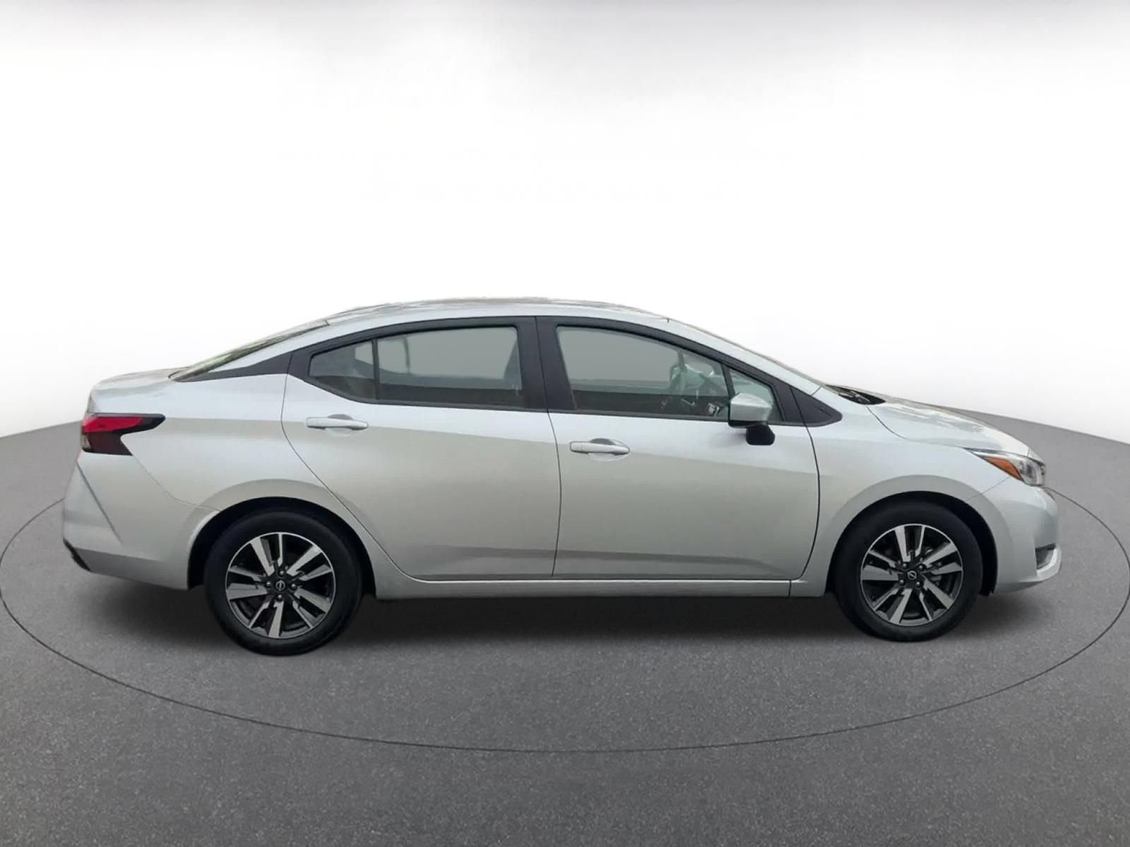 Used 2025 Nissan Versa SV FWD image 15