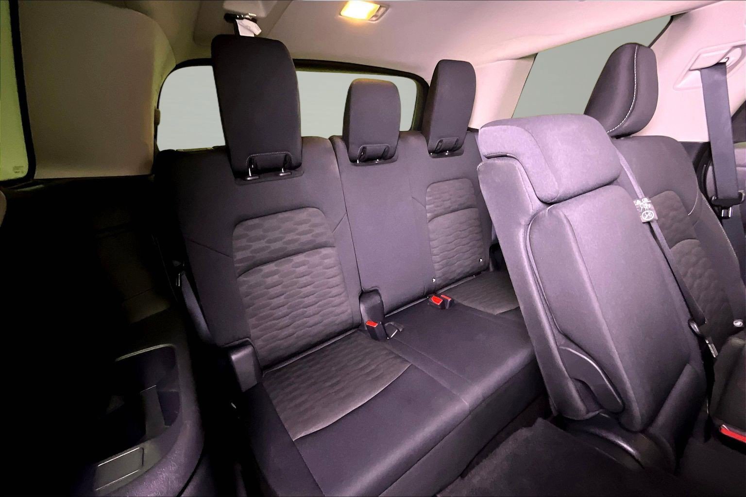 Used 2025 Nissan Pathfinder SV FWD image 25