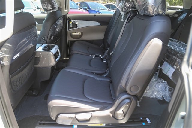 New 2026 Kia Carnival EX image 21