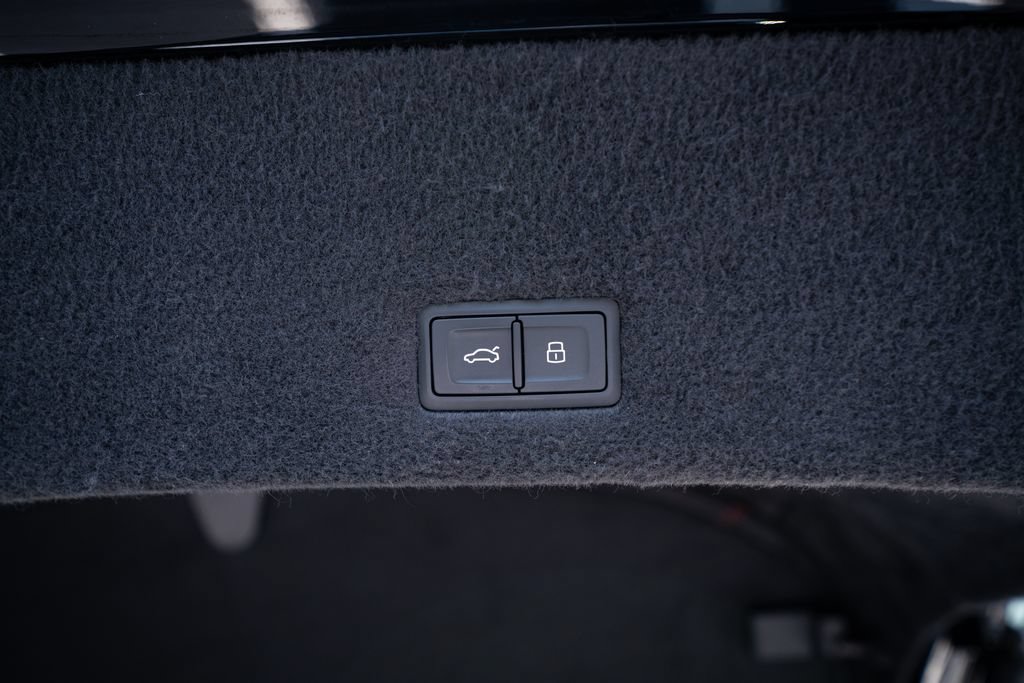 Used 2021 Lamborghini Urus AWD/4WD image 58