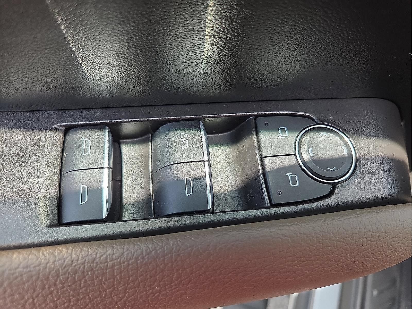 Certified 2024 GMC Canyon Denali AWD/4WD image 23