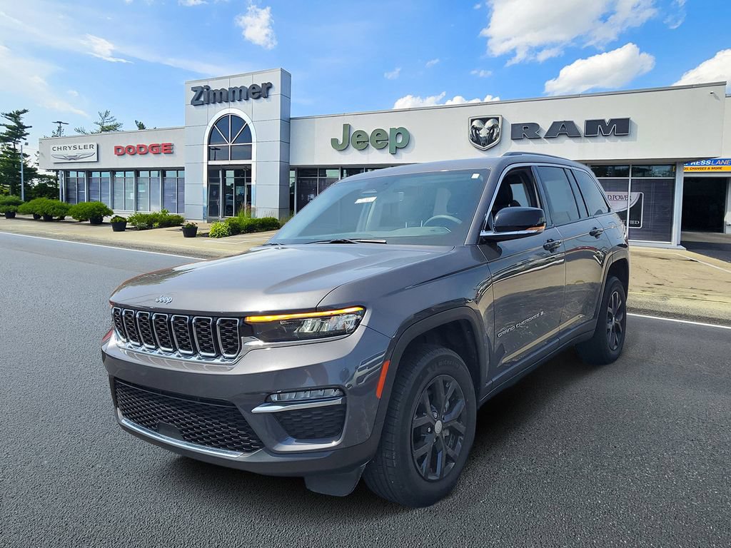 Used 2023 Jeep Grand Cherokee Limited AWD/4WD image 2