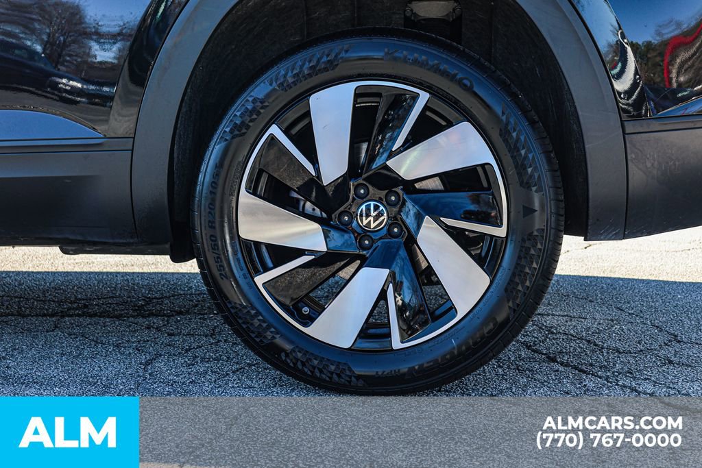 Used 2025 Volkswagen Atlas Cross Sport SE image 18