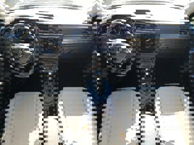 Used 2021 Volkswagen Tiguan SE image 12