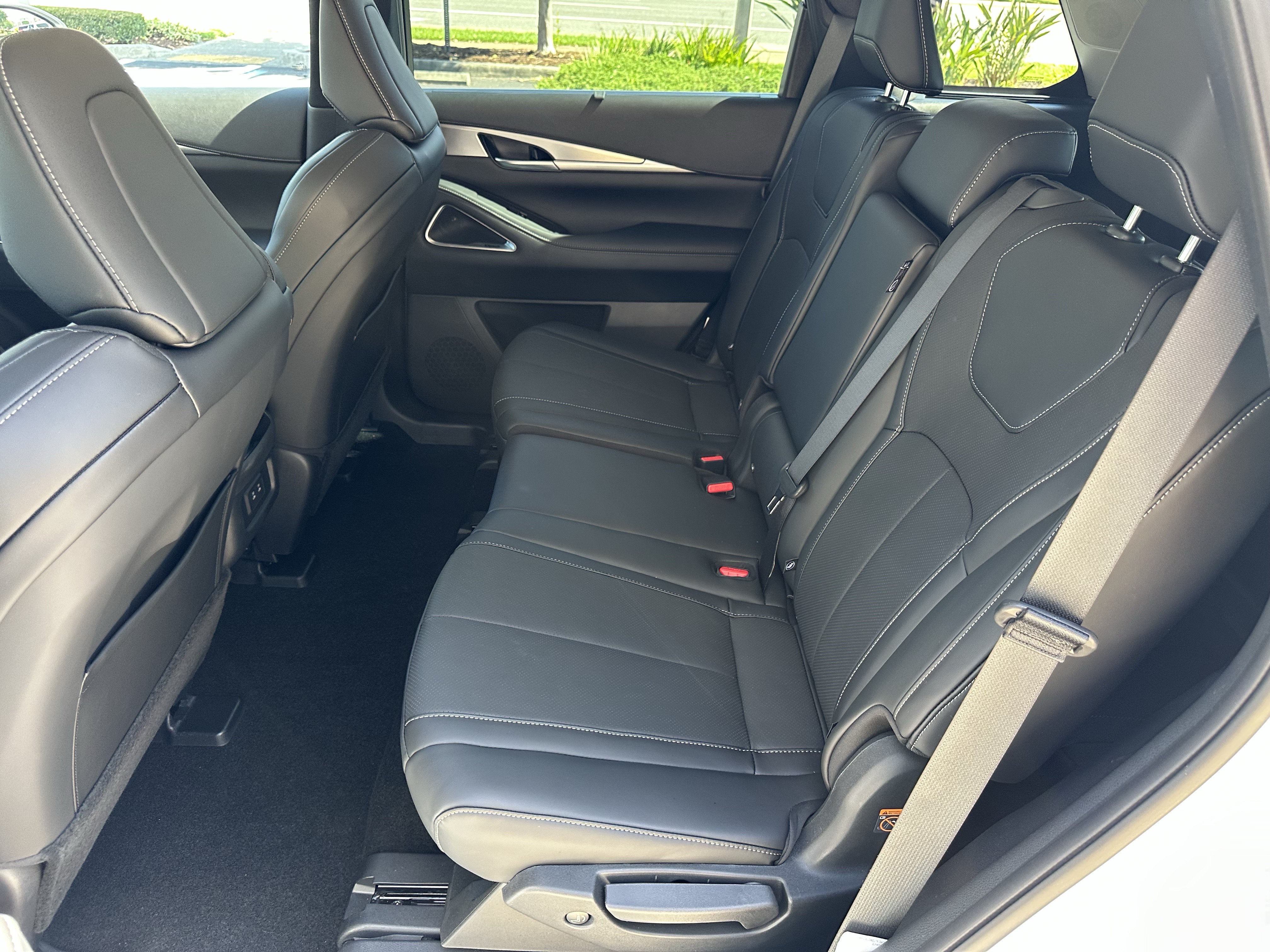 Certified 2026 INFINITI QX60 Luxe w/ Cargo Package AWD/4WD image 14