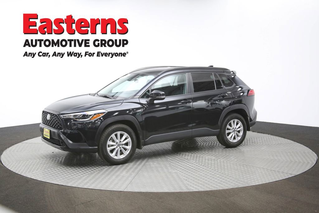 Used 2022 Toyota Corolla Cross LE image 56