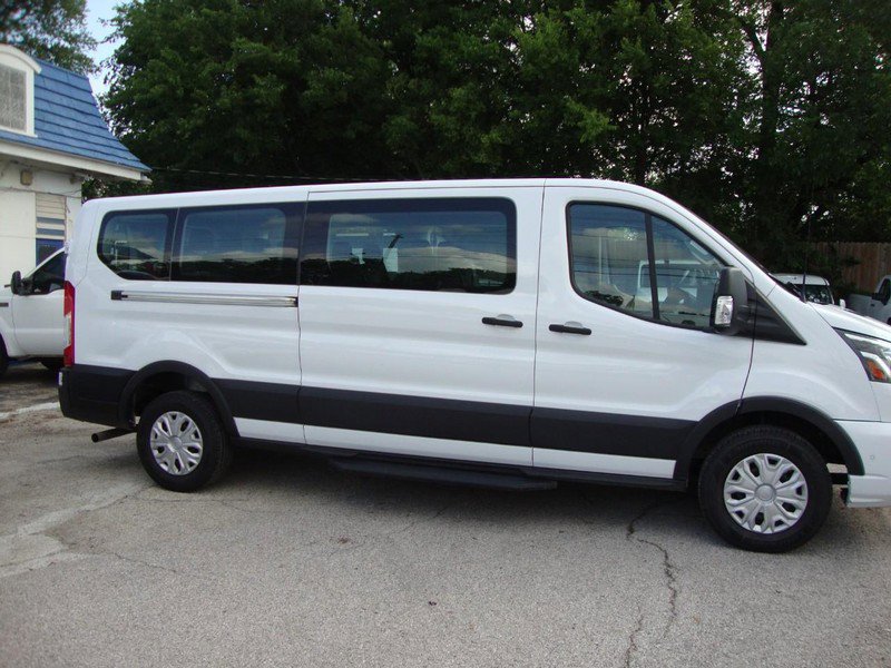 Used 2023 Ford Transit 350 XLT image 4