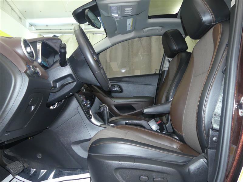 Used 2016 Chevrolet Trax LT w/ LT Sun and Sound Package AWD/4WD image 18