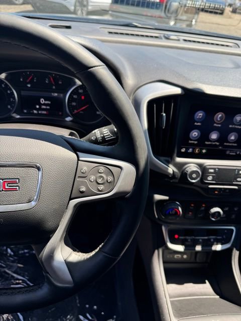 Used 2024 GMC Terrain SLT AWD/4WD image 18