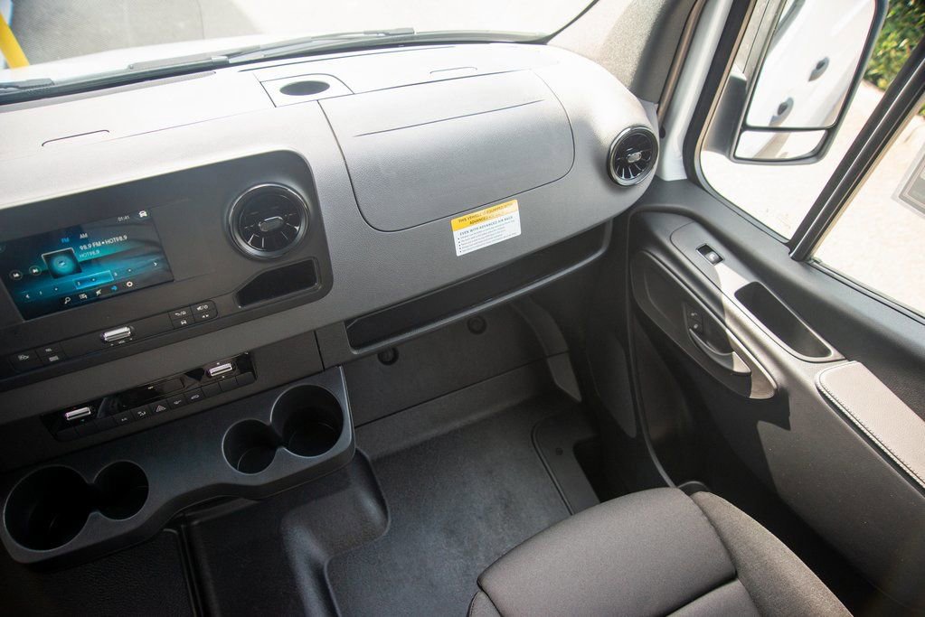 Used 2024 Mercedes-Benz Sprinter 3500 image 29