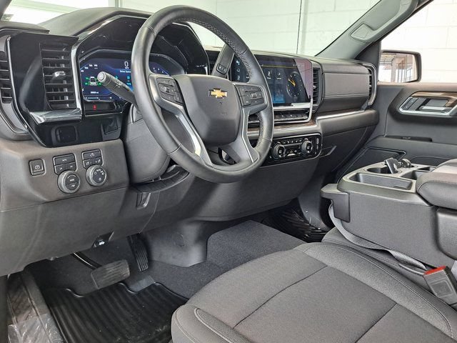 Used 2023 Chevrolet Silverado 1500 LT AWD/4WD image 9