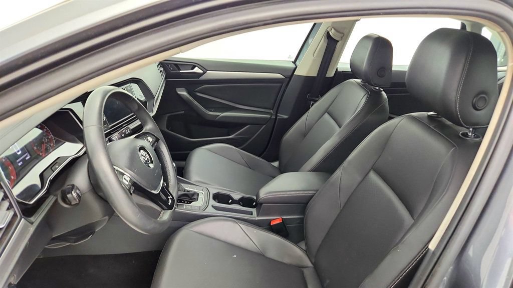 Used 2020 Volkswagen Jetta SE w/ SE Cold Weather Package FWD image 19