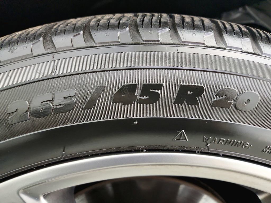 Used 2019 Porsche Macan AWD/4WD image 33