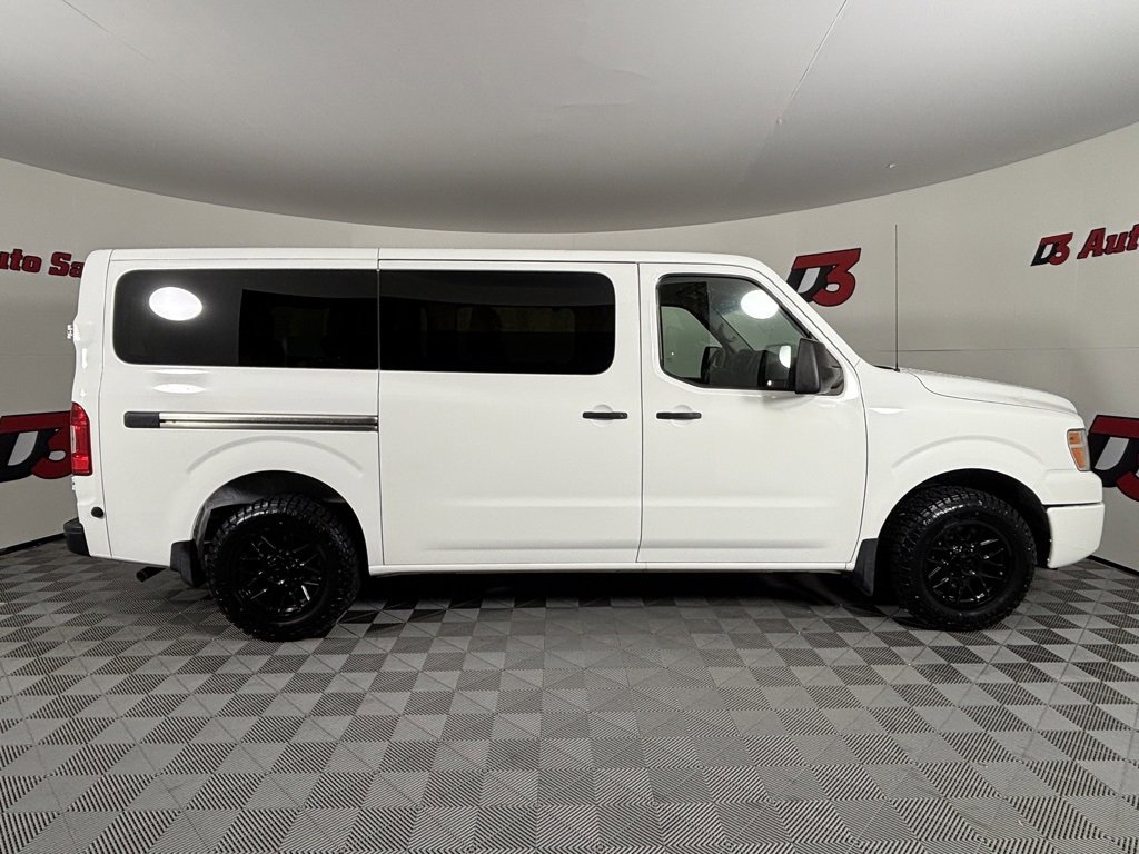Used 2018 Nissan NV 3500 S image 7
