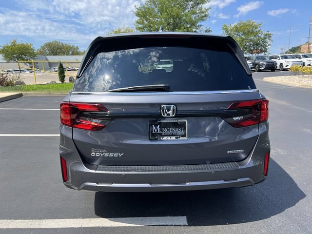 Used 2025 Honda Odyssey Touring image 4