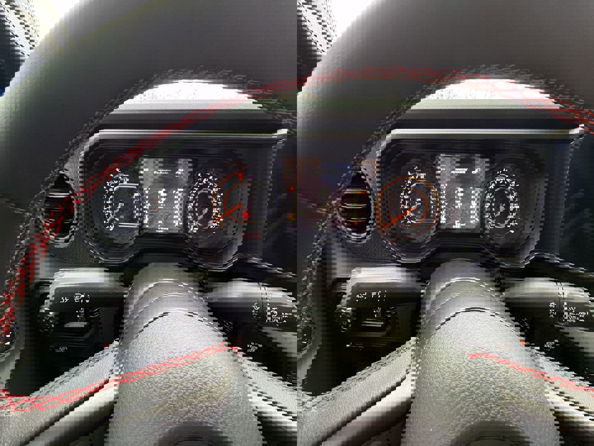 Used 2024 Jeep Gladiator Rubicon w/ Technology Group image 11