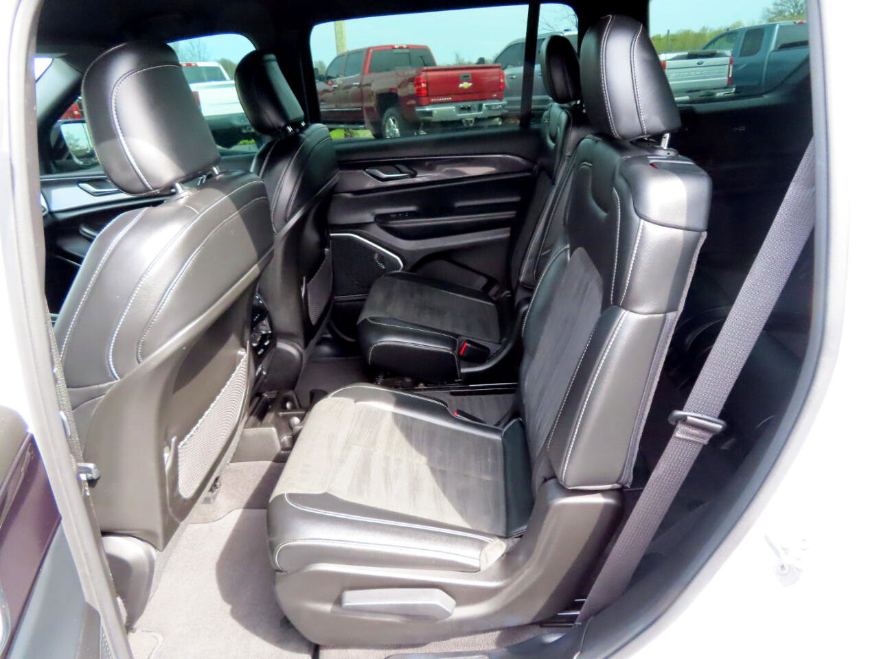 Used 2021 Jeep Grand Cherokee L Laredo image 39