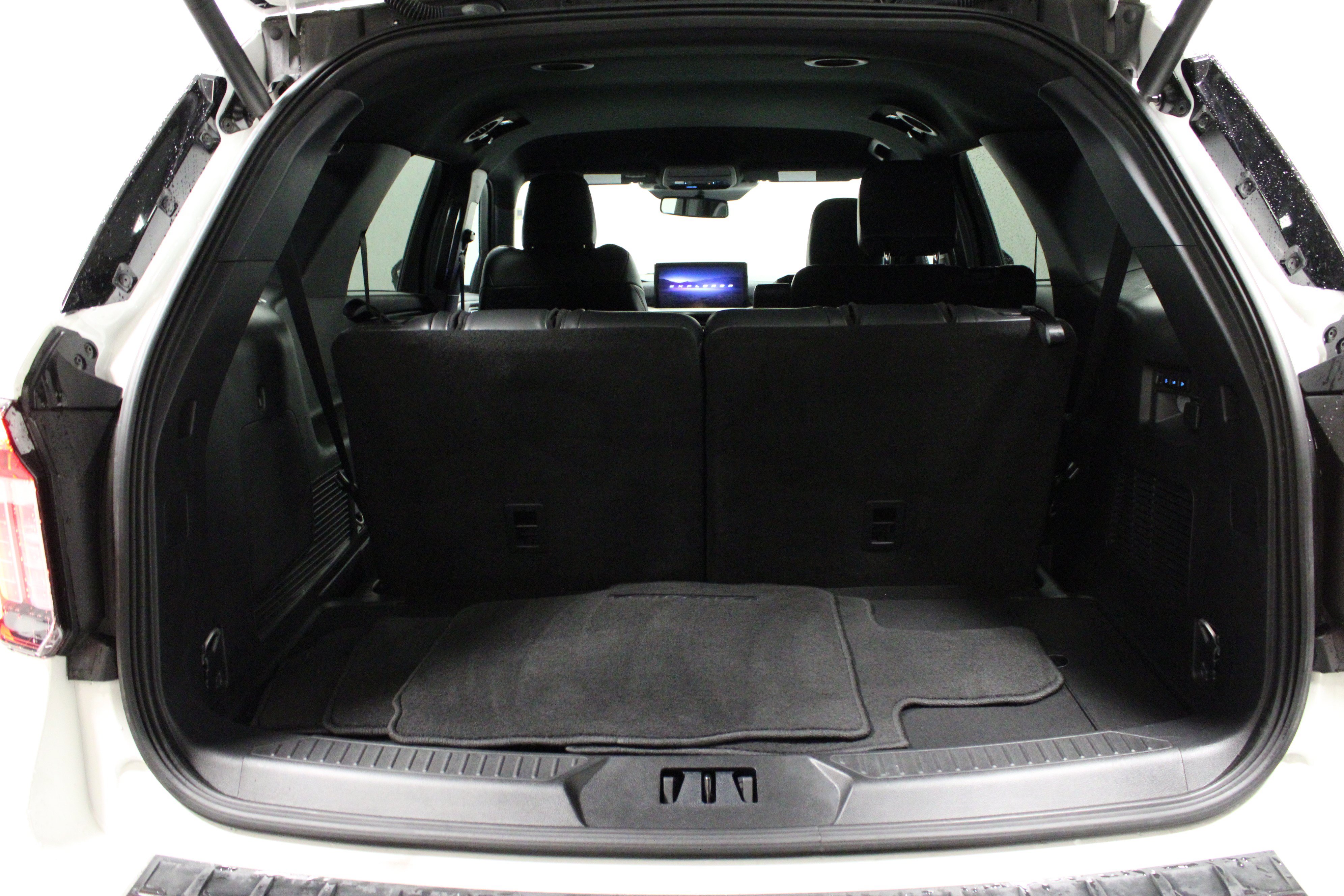 Used 2025 Ford Explorer ST AWD/4WD image 15