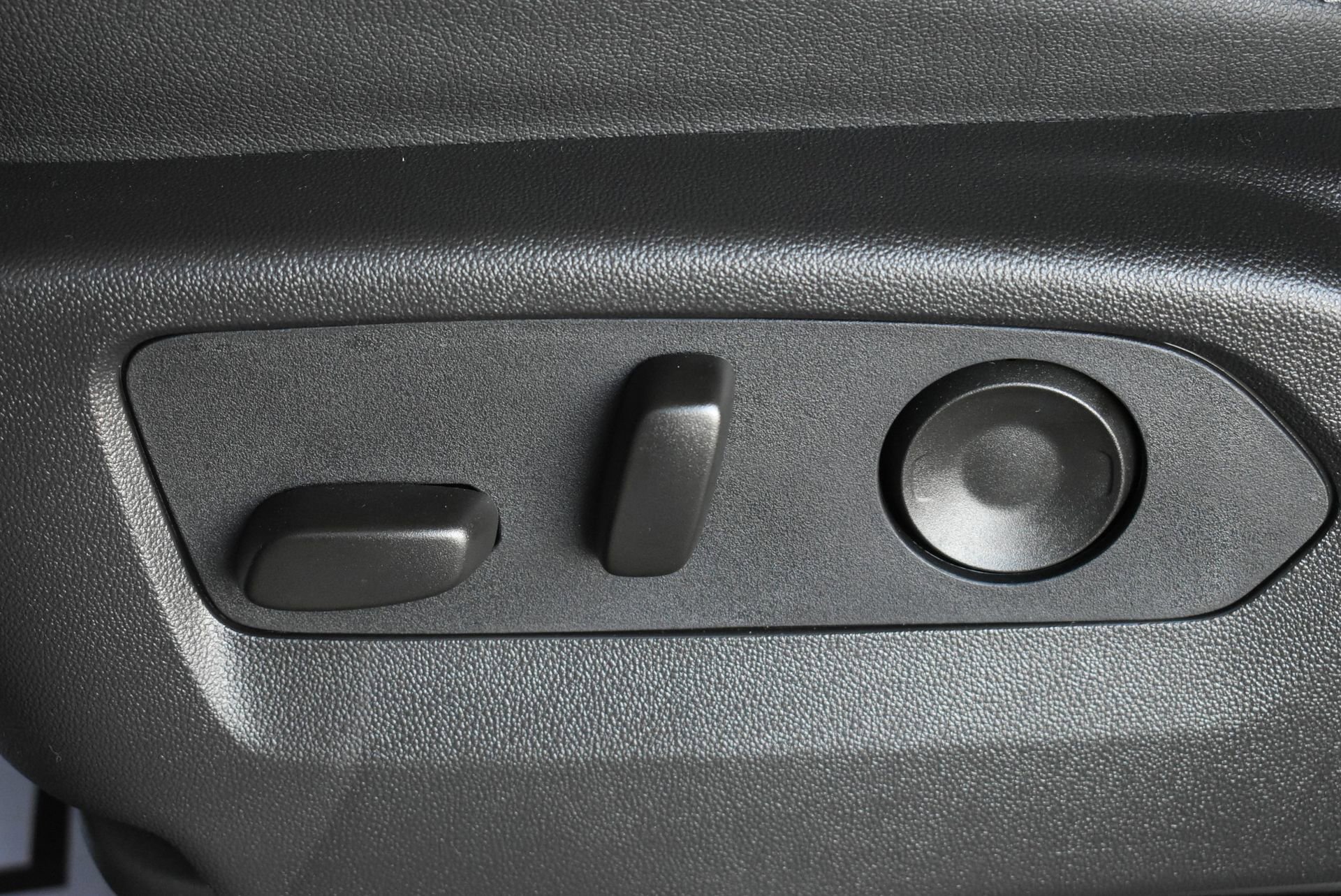 New 2026 GMC Sierra 1500 SLT w/ SLT Premium Package image 16