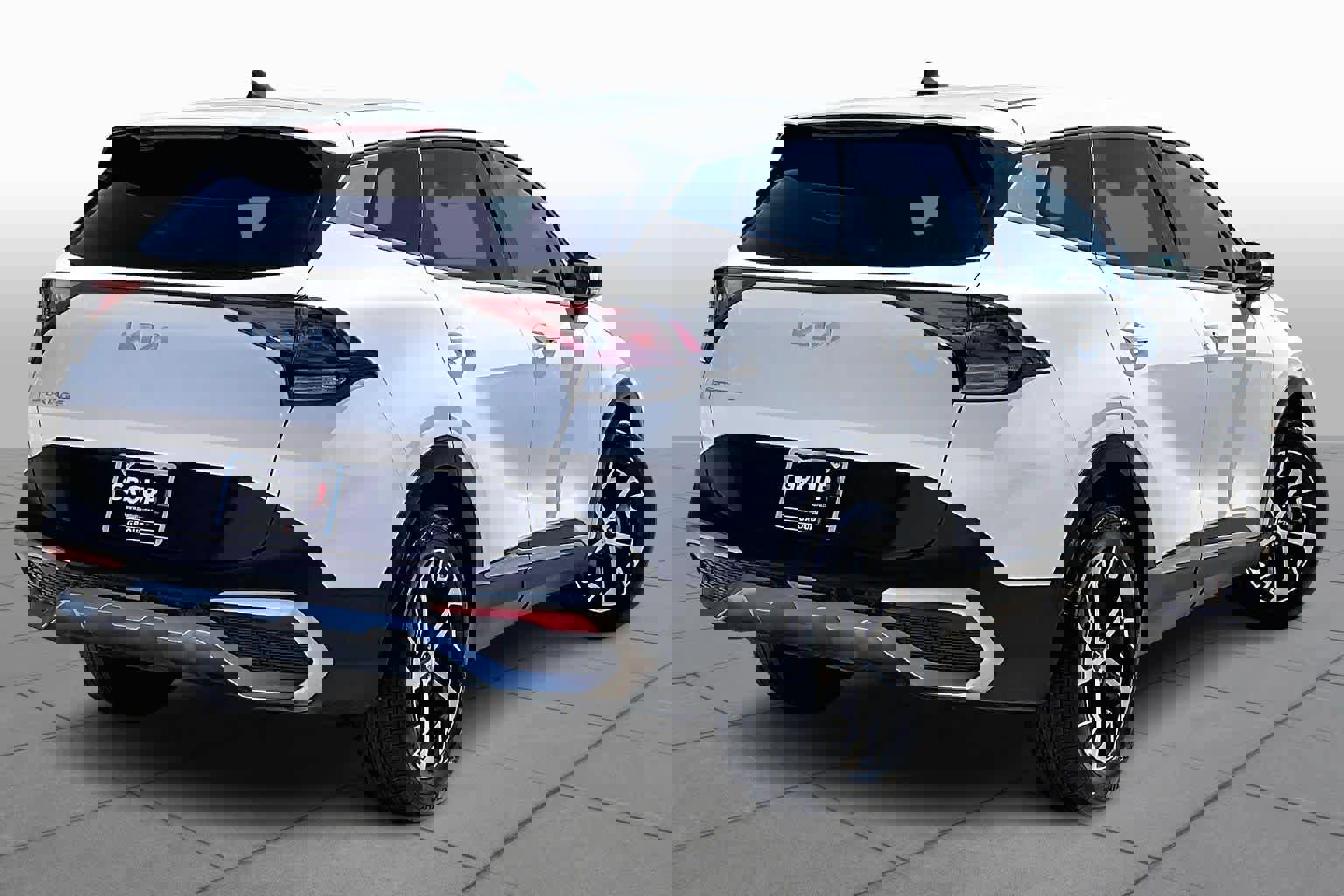 Used 2023 Kia Sportage EX image 12